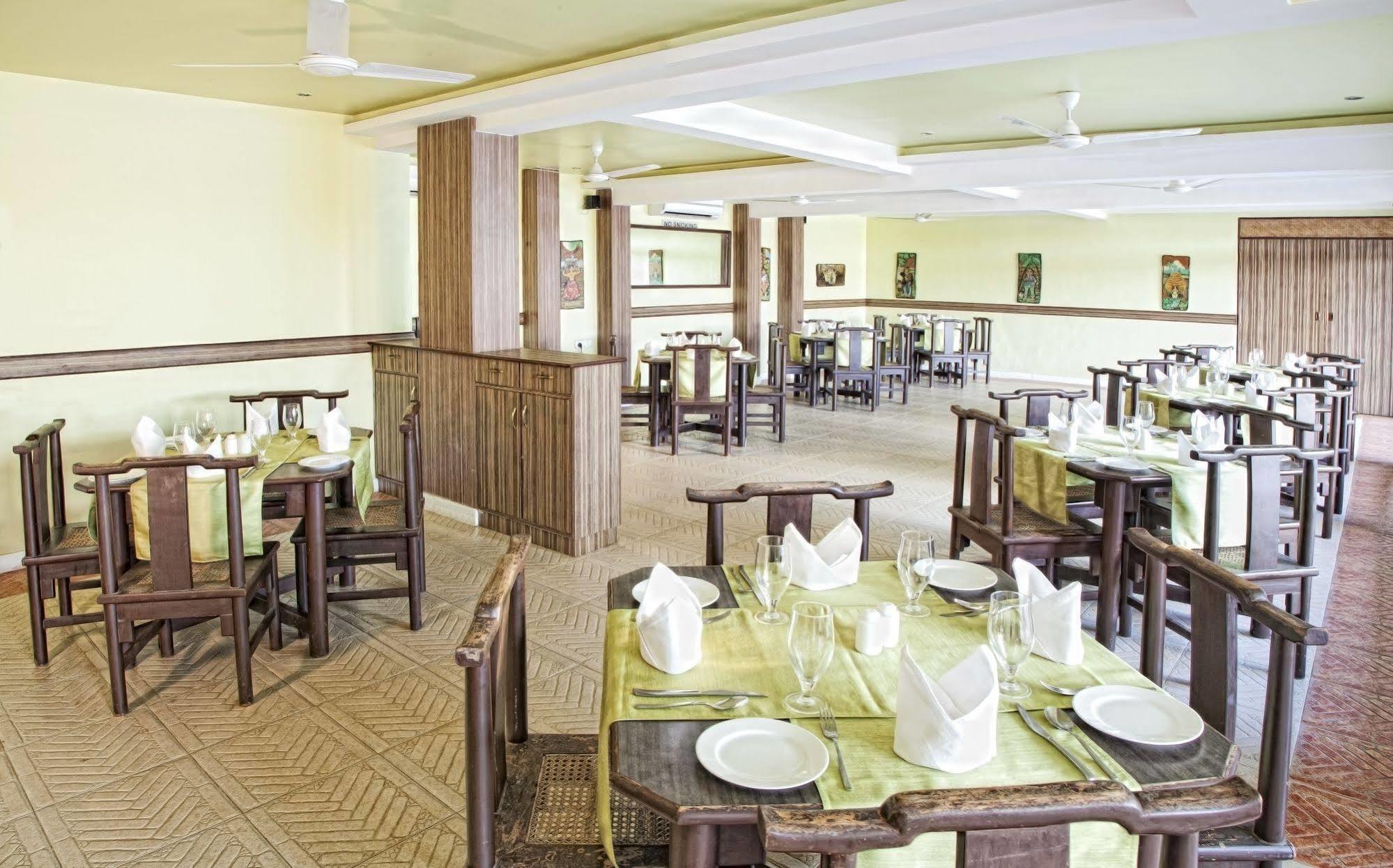 Crystal By Morpho, Goa Villagio Resort Betalbatim Exterior foto