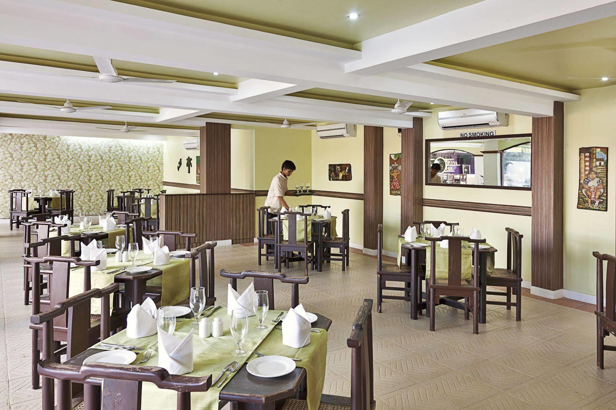Crystal By Morpho, Goa Villagio Resort Betalbatim Exterior foto
